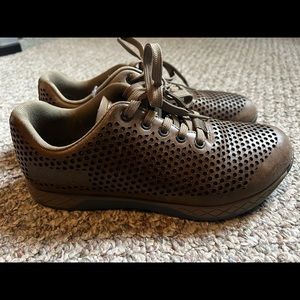 NOBULL brown leather trainers. Womens size 9 Like New